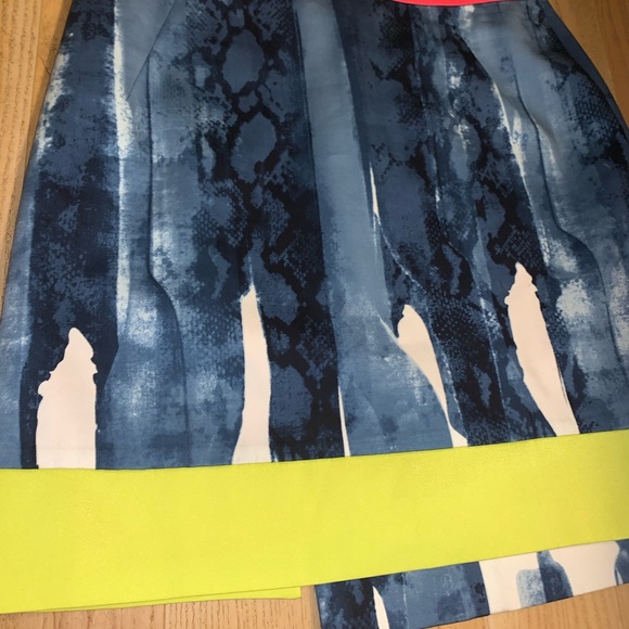 Tahari Women's Watercolor Mini Skirt - Size 6 - Picture 2 of 5